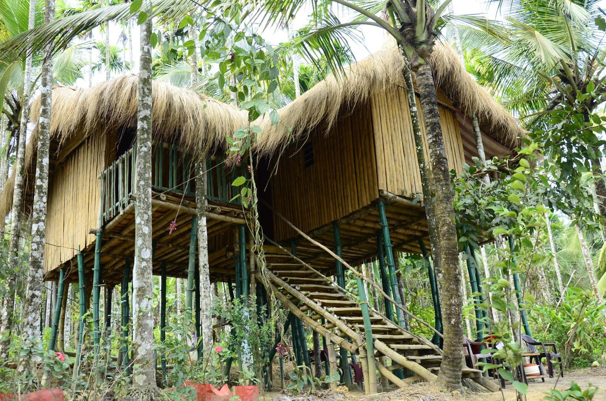 Greenways Tree House And Mud House Apartment Chegat Exterior photo